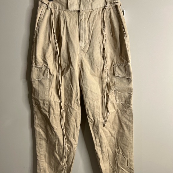 Nwt gap khaki cargo pants size 4 - Picture 12 of 13